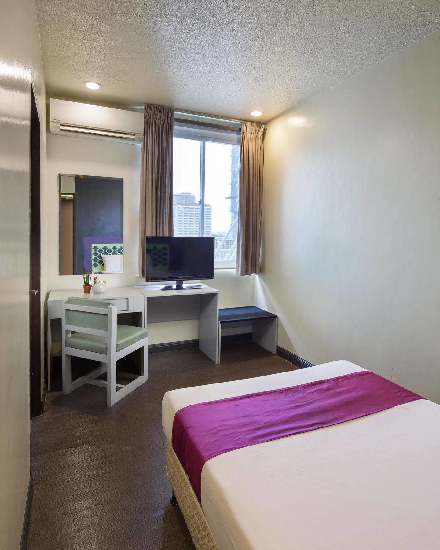 V Hotel Manila